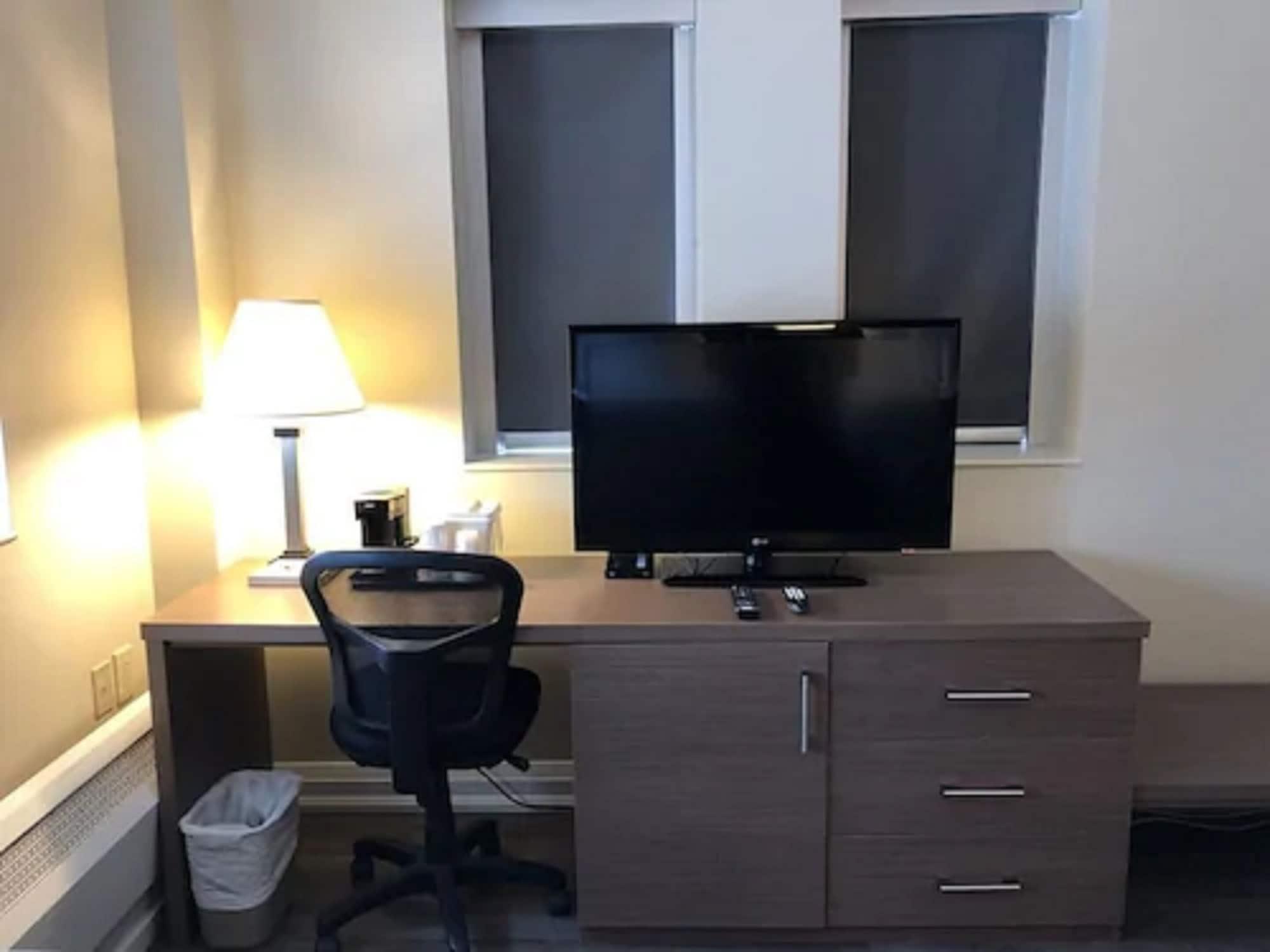 טורונטו Econo Lodge Inn & Suites Downtown מראה חיצוני תמונה