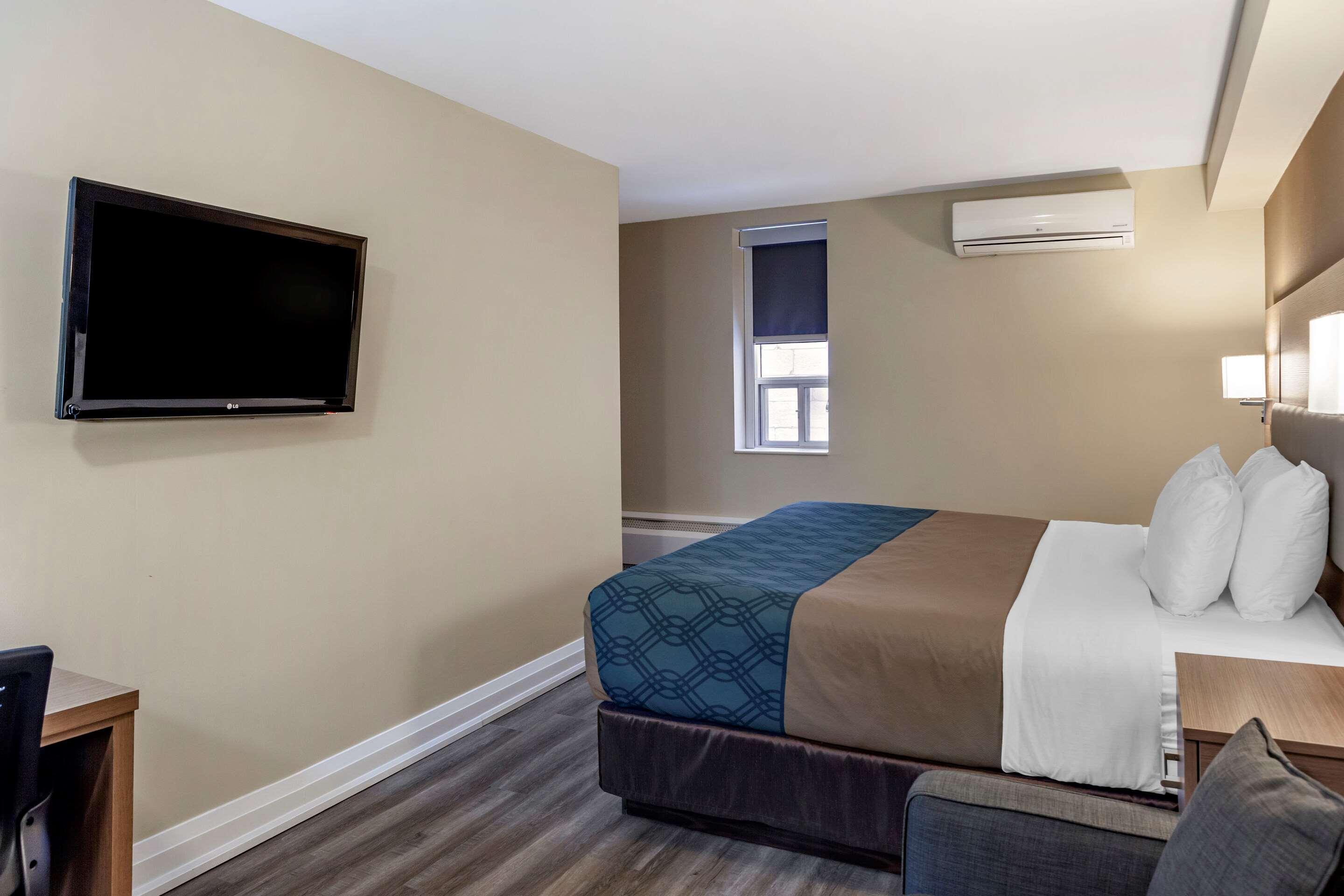 טורונטו Econo Lodge Inn & Suites Downtown מראה חיצוני תמונה