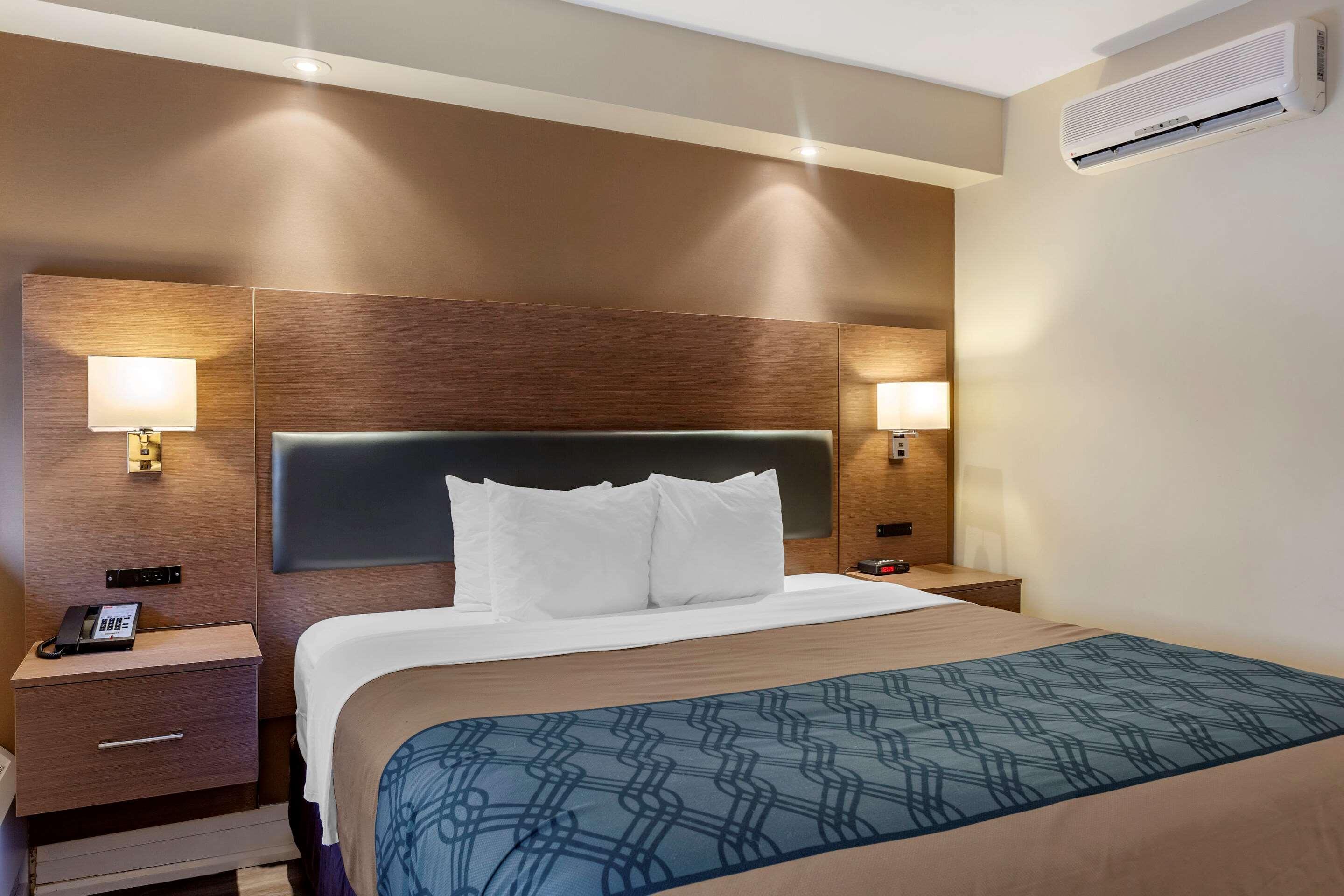 טורונטו Econo Lodge Inn & Suites Downtown מראה חיצוני תמונה