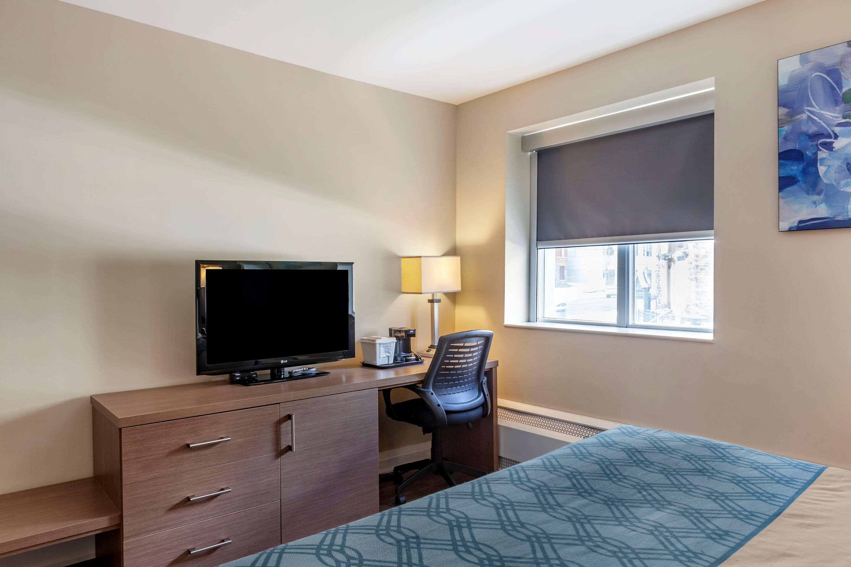 טורונטו Econo Lodge Inn & Suites Downtown מראה חיצוני תמונה