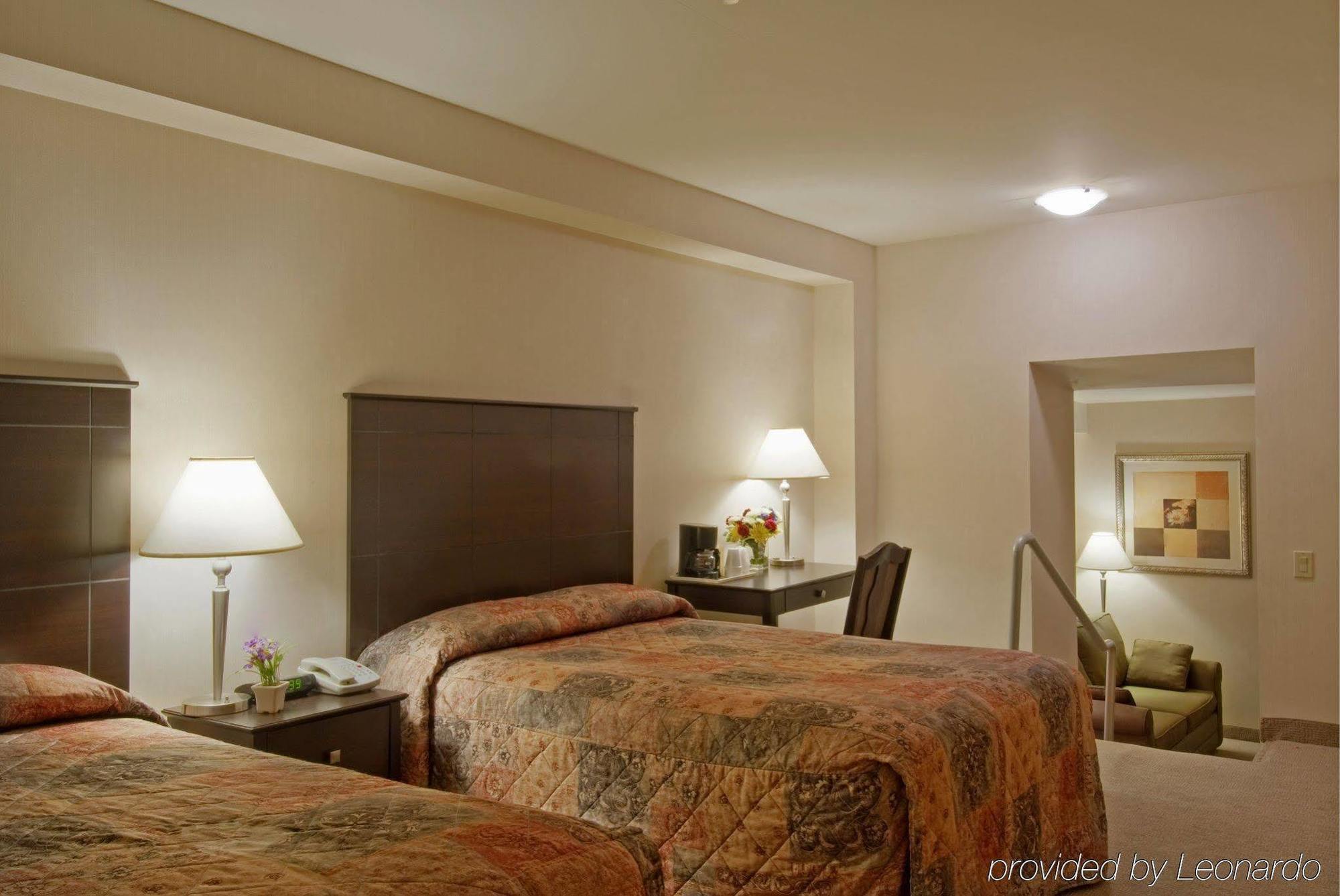 טורונטו Econo Lodge Inn & Suites Downtown חדר תמונה